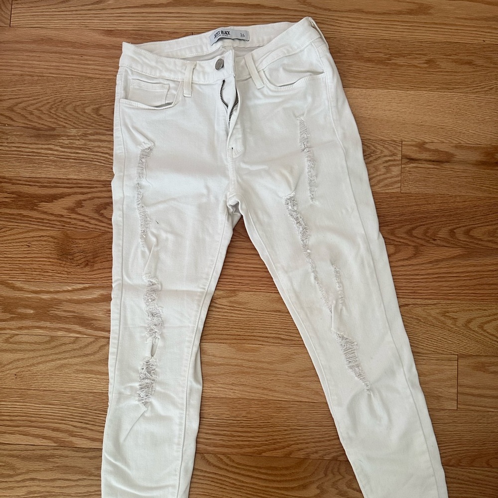 WHITE DISTRESSED JUST BLACK JEANS